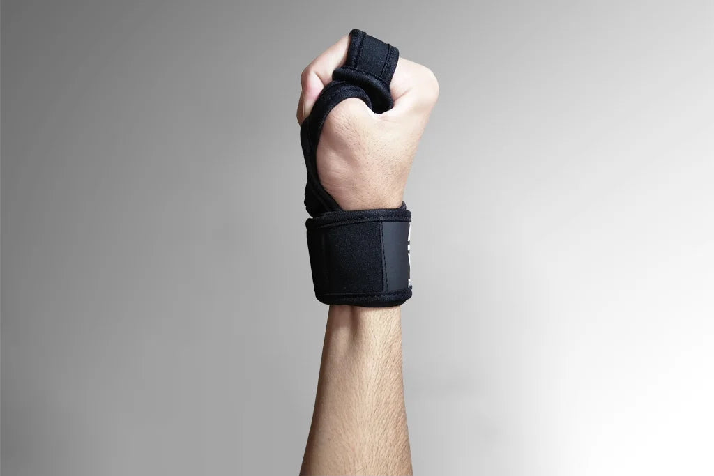 Black gym gloves
